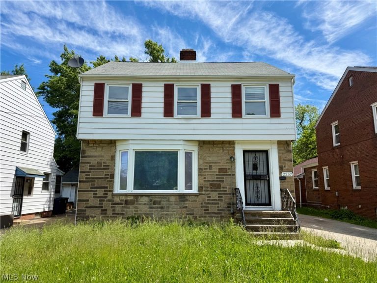 2257 Taylor Road, Cleveland Heights, OH, 44112