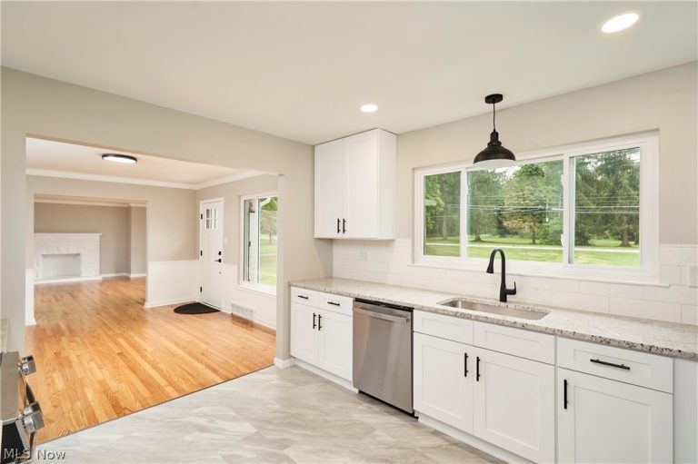 3265 Ridgewood Road, Fairlawn, OH - Photo 6