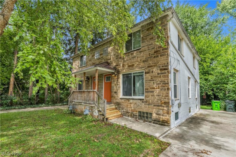 102 Hartman Street, Berea, OH - Photo 3