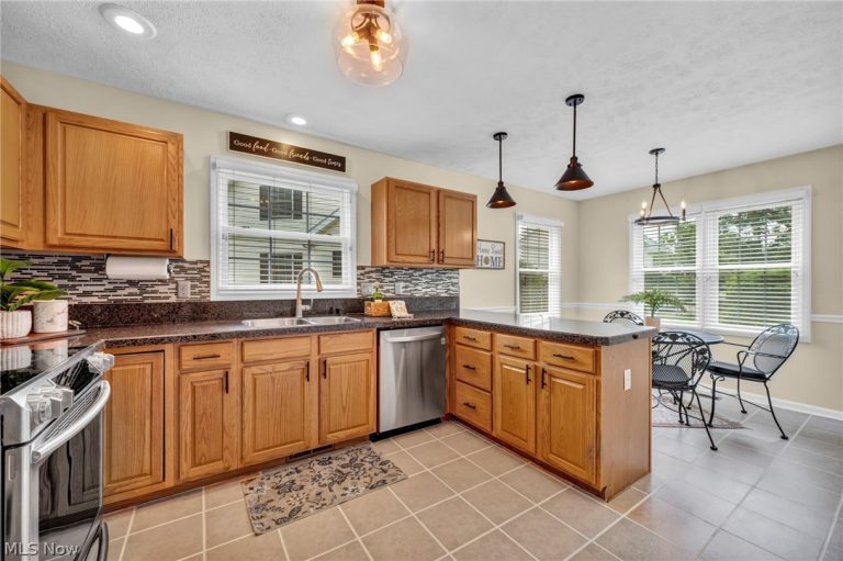 1540 Brighton Way, Broadview Heights, OH - Photo 4