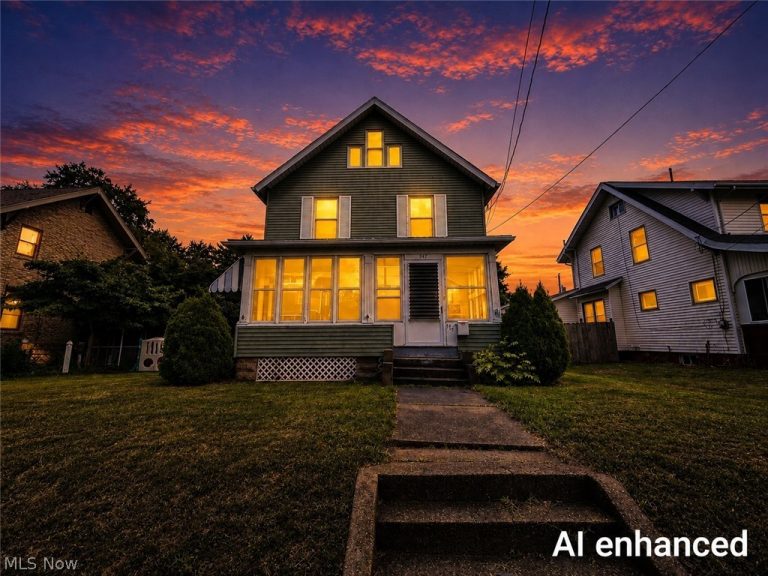 547 Maple Street, North Canton, OH - Photo 2