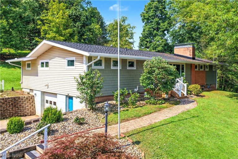 111 Marigold Lane, Marietta, OH - Photo 2
