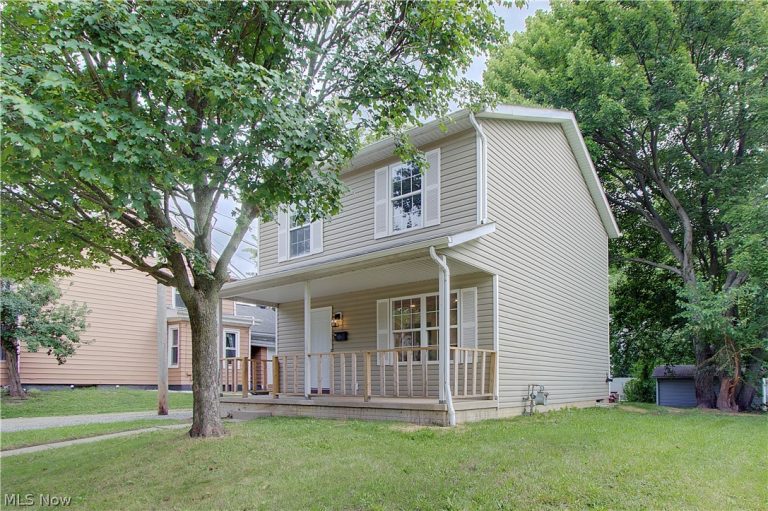 330 Liberty Avenue, Alliance, OH - Photo 2