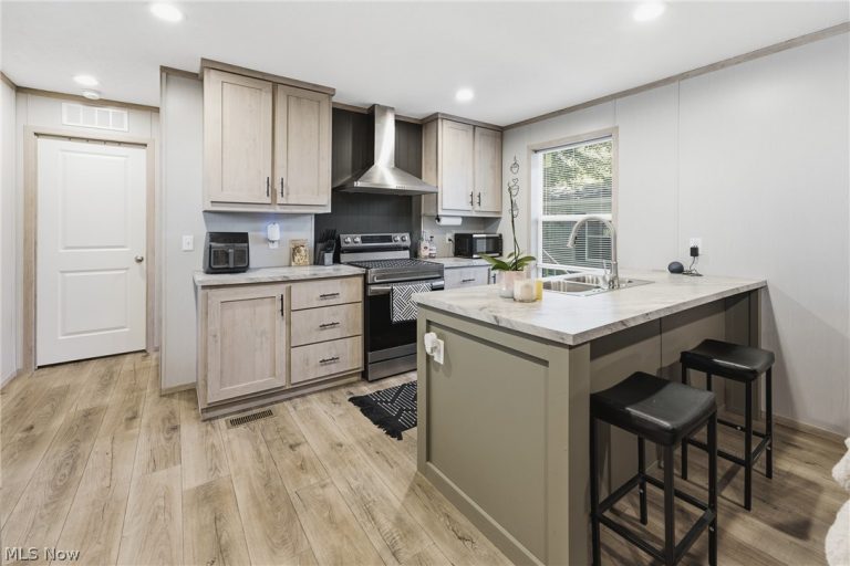 4516 Navarre Road #13, Canton, OH - Photo 6