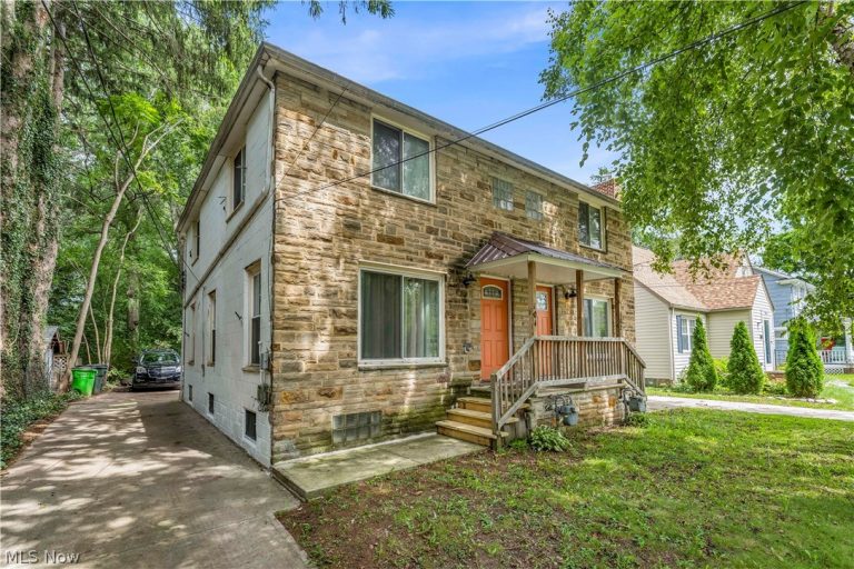102 Hartman Street, Berea, OH - Photo 2