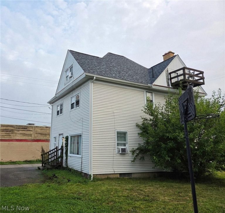1818 Cleveland Avenue, Canton, OH - Photo 3