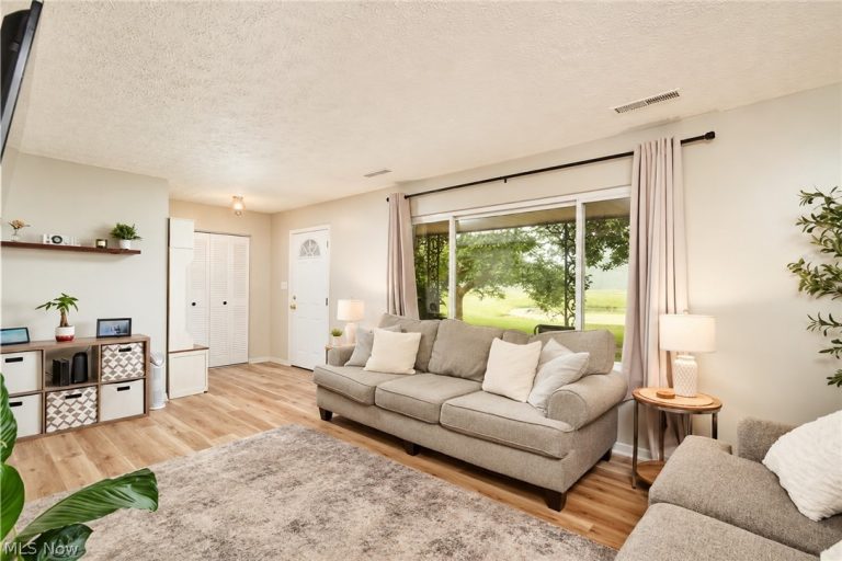 2086 Beechtree Drive ##54, Uniontown, OH - Photo 4