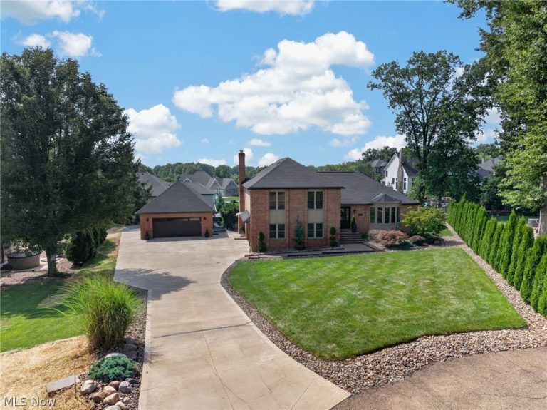4448 Merlin Drive, Green, OH - Photo 3