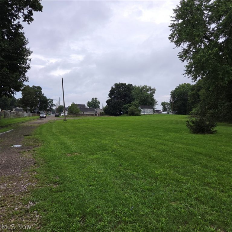 357 6th Street, Coshocton, OH - Photo 2