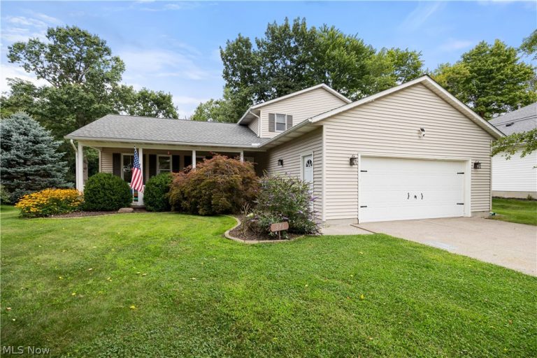 876 Moss Canyon Drive, Amherst, OH, 44001