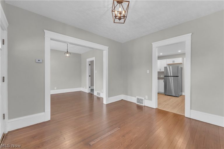 4411 Gamma Avenue, Newburgh Heights, OH - Photo 6