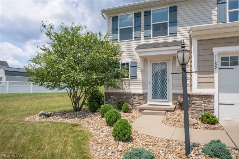 7185 Gauntlet Street, Massillon, OH - Photo 4