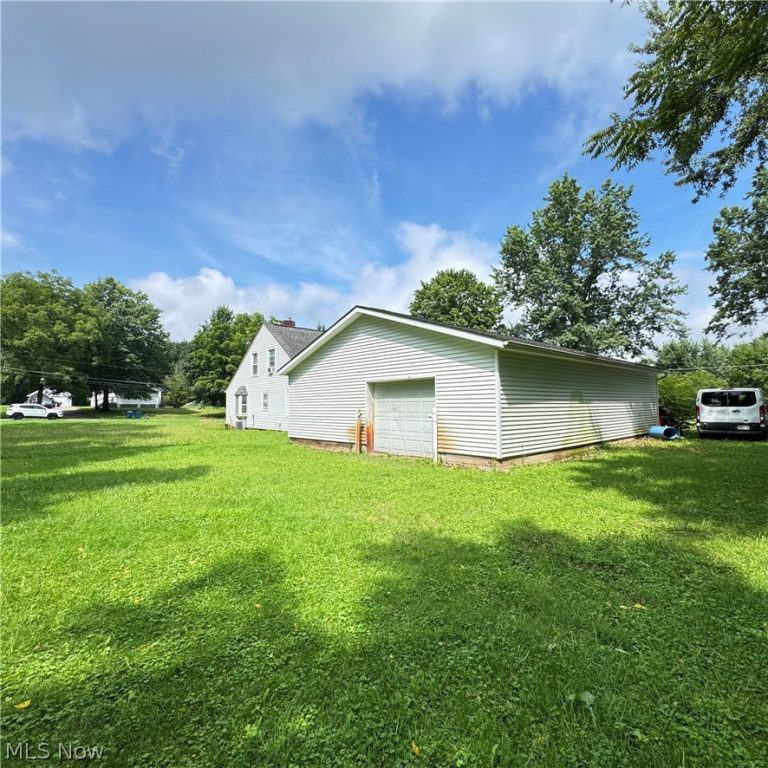 547 Ewart Road, Akron, OH - Photo 6