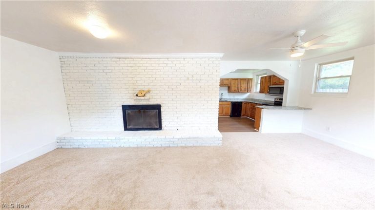 16702 Findlay Street, Chagrin Falls, OH - Photo 8