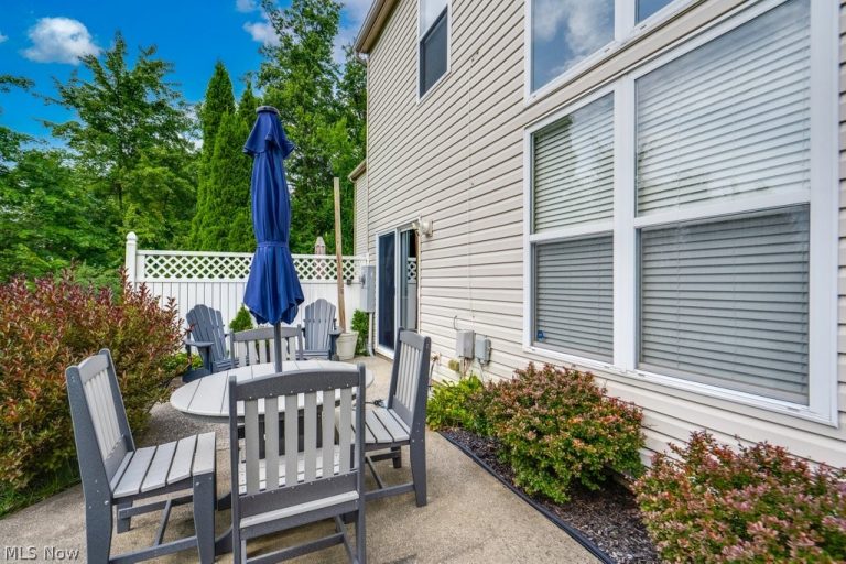 306 Bucknell Court, Broadview Heights, OH - Photo 5