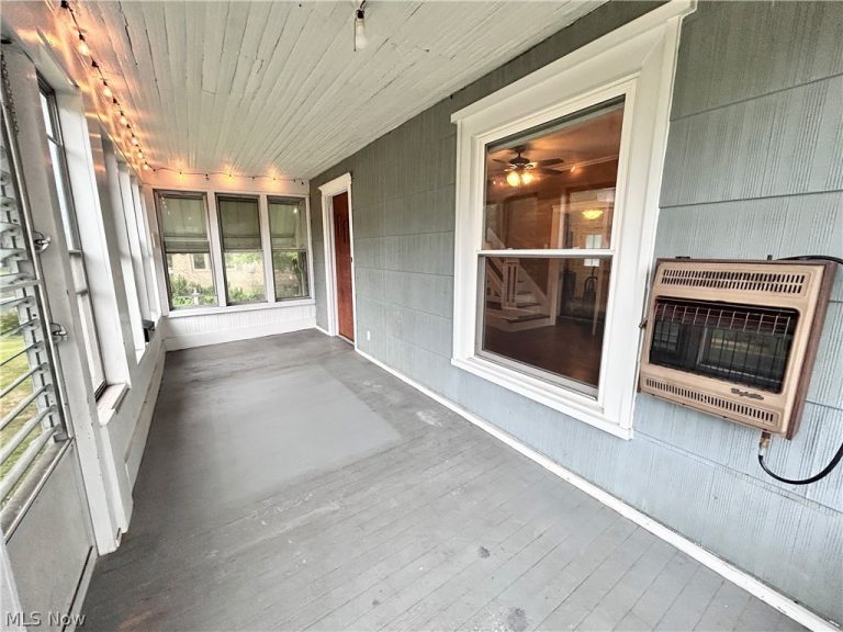 547 Maple Street, North Canton, OH - Photo 4