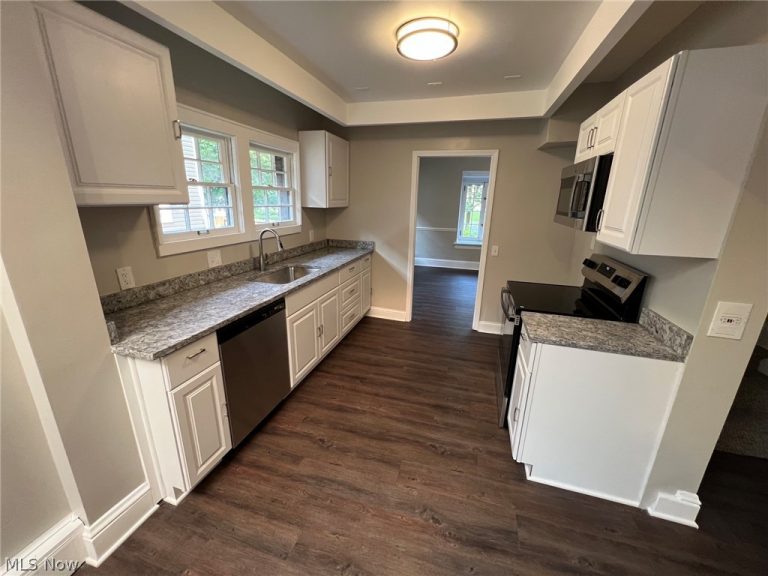 453 Dorchester Road, Akron, OH - Photo 4