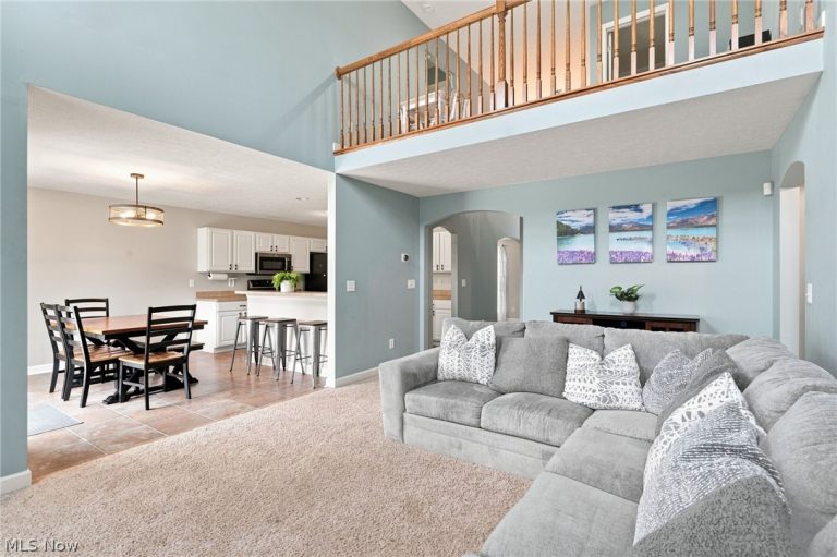 7779 Gresham Lane, Hudson, OH - Photo 8