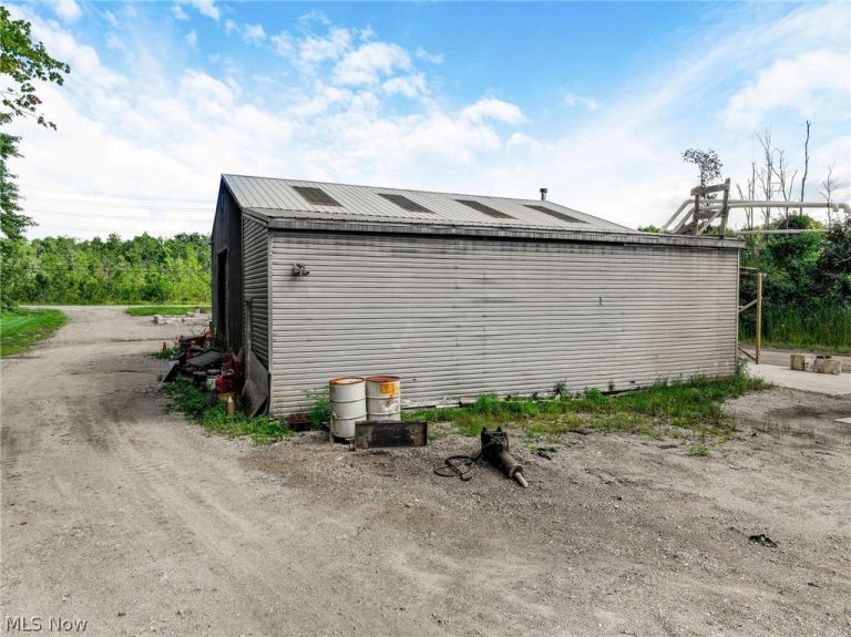 12989 Mayfield Road, Chardon, OH - Photo 4