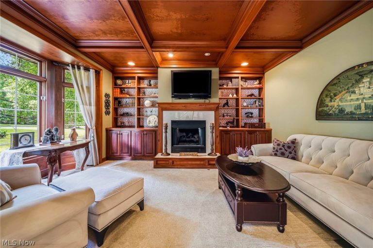 10704 Majesty Lane, Concord Twp, OH - Photo 4