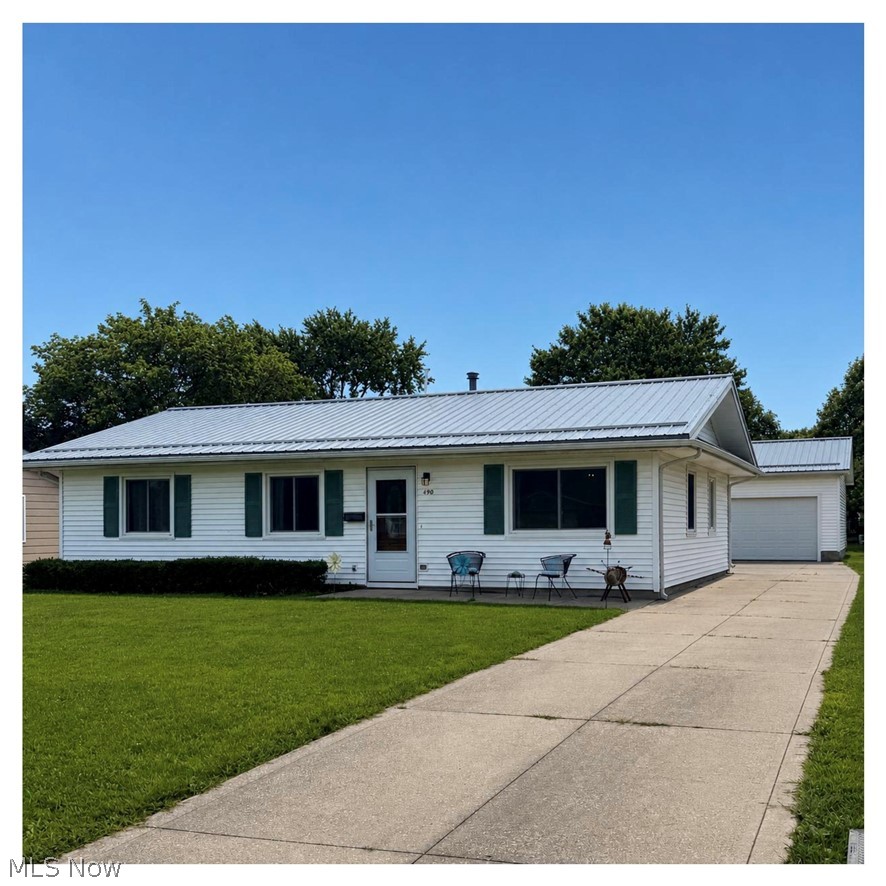 490 Myra Drive, Chardon, OH