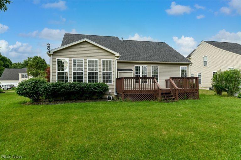 200 Weatherstone Court, Copley, OH - Photo 2