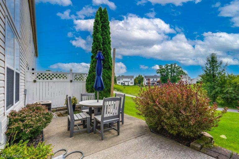 306 Bucknell Court, Broadview Heights, OH - Photo 4