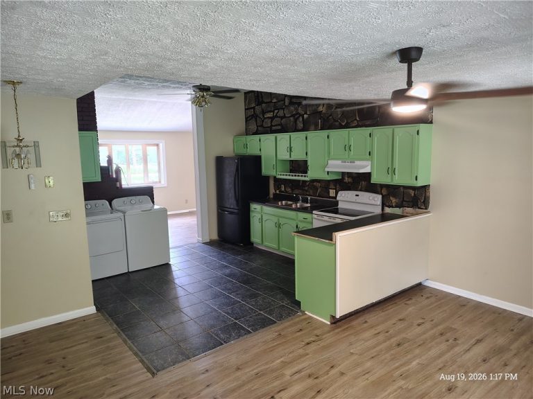 2822 Redgate Lane, Austintown, OH - Photo 4