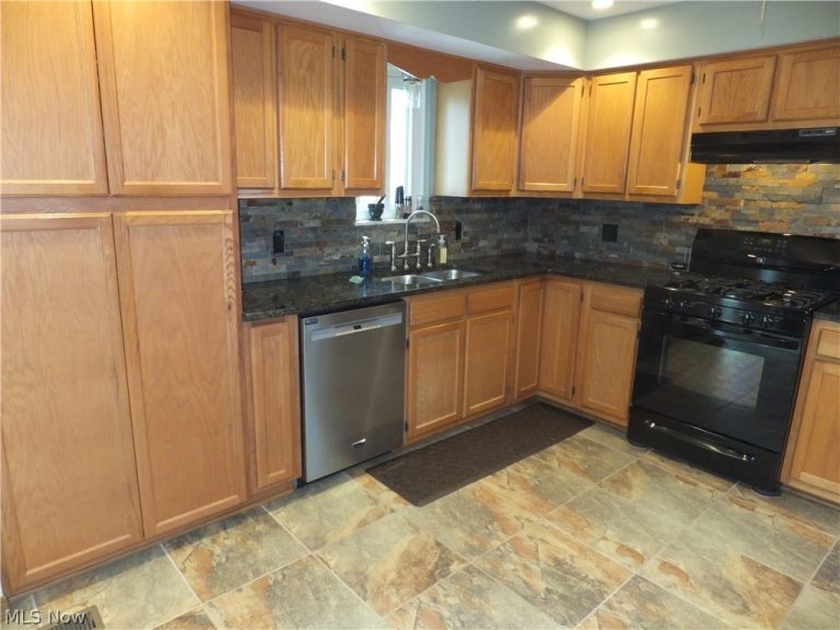 1211 Eric Lane, Cleveland, OH - Photo 6