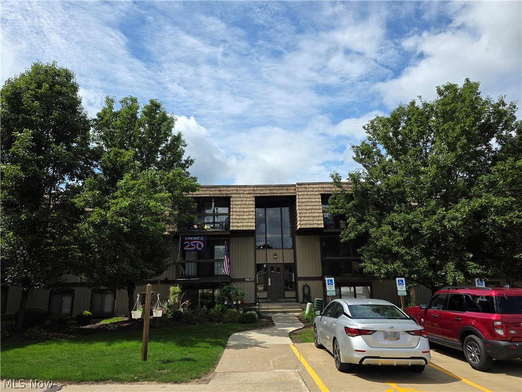 9630 Cove Drive, North Royalton, OH