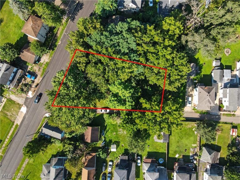 Walnut Road, Massillon, OH, 44647
