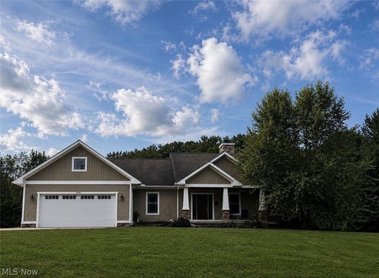 2976 Greenleaf Road, Akron, OH, 44312