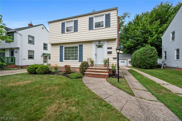 24231 Yosemite Drive, Euclid, OH - Photo 2