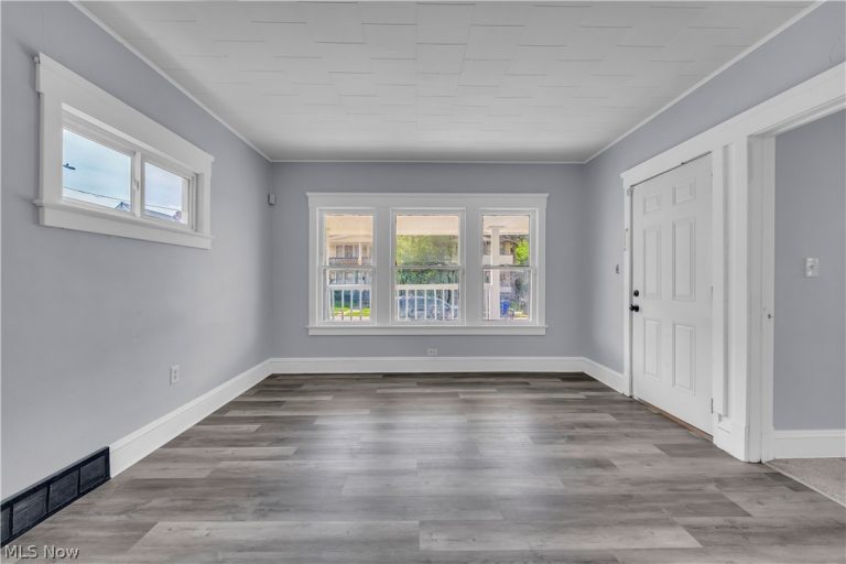 1041 146th Street, Cleveland, OH - Photo 4
