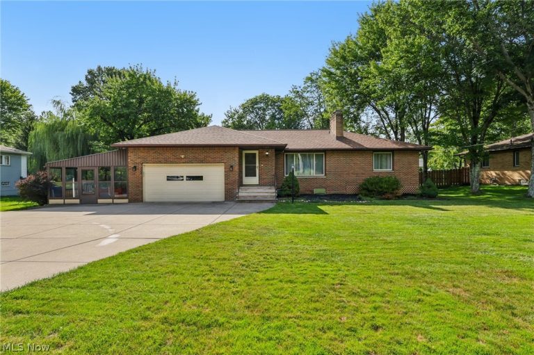 8310 Broadview Road, Broadview Heights, OH - Photo 2
