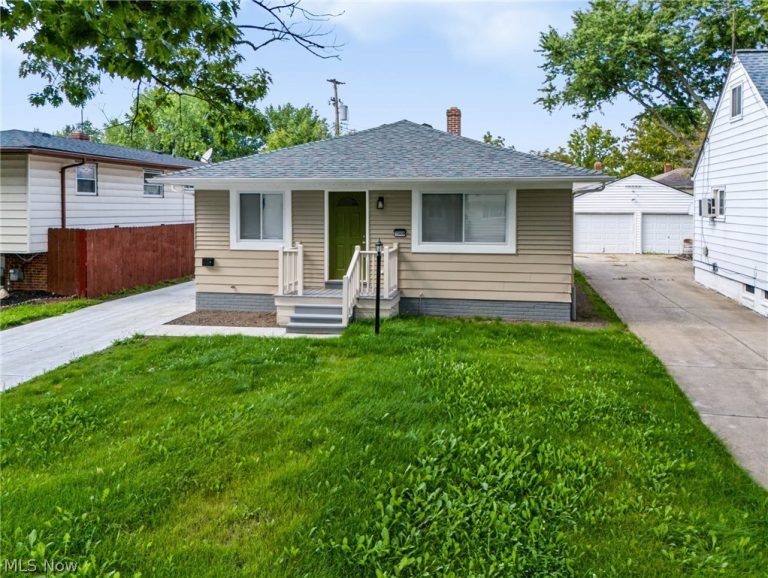 15909 Bryce Avenue, Cleveland, OH - Photo 3