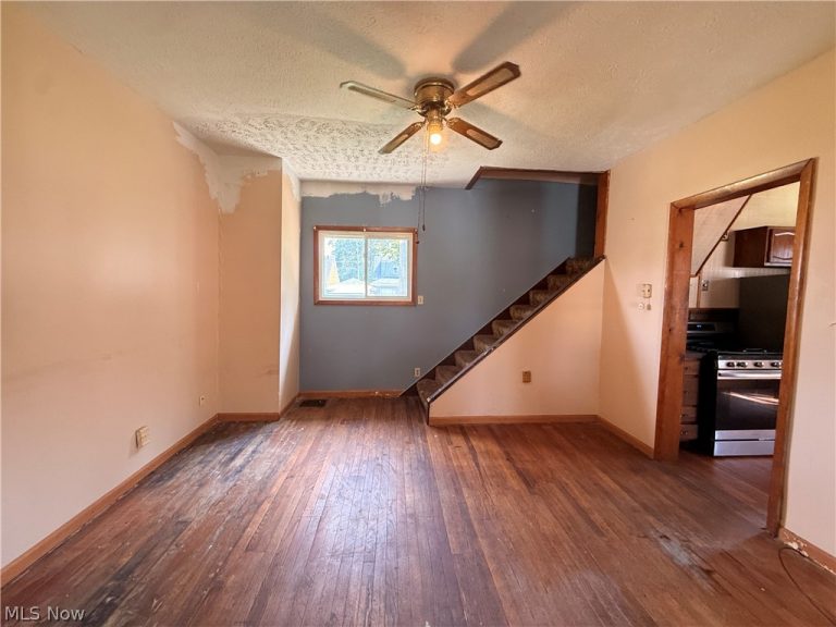 1868 34th Street, Lorain, OH - Photo 4