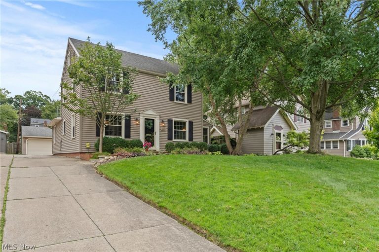 225 Melbourne Avenue, Akron, OH - Photo 2
