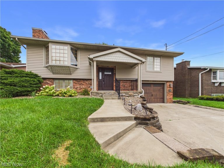 3206 Charles Drive, Vienna, WV - Photo 4