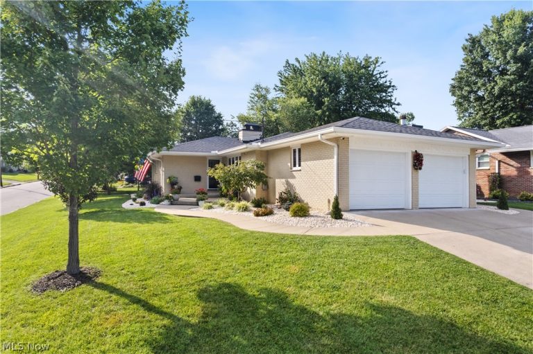 2111 Lewis Avenue, Parkersburg, WV, 26104