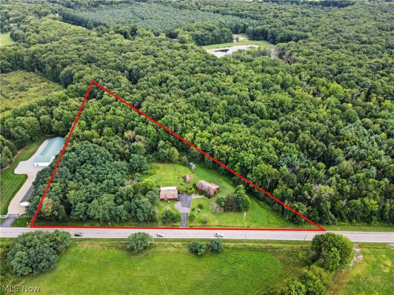 6092 Warren Road, Cortland, OH - Photo 2