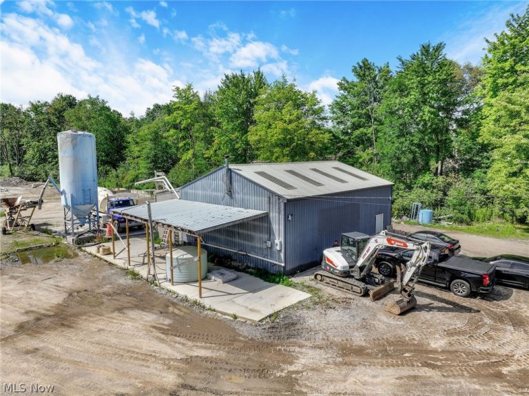 12989 Mayfield Road, Chardon, OH, 44024