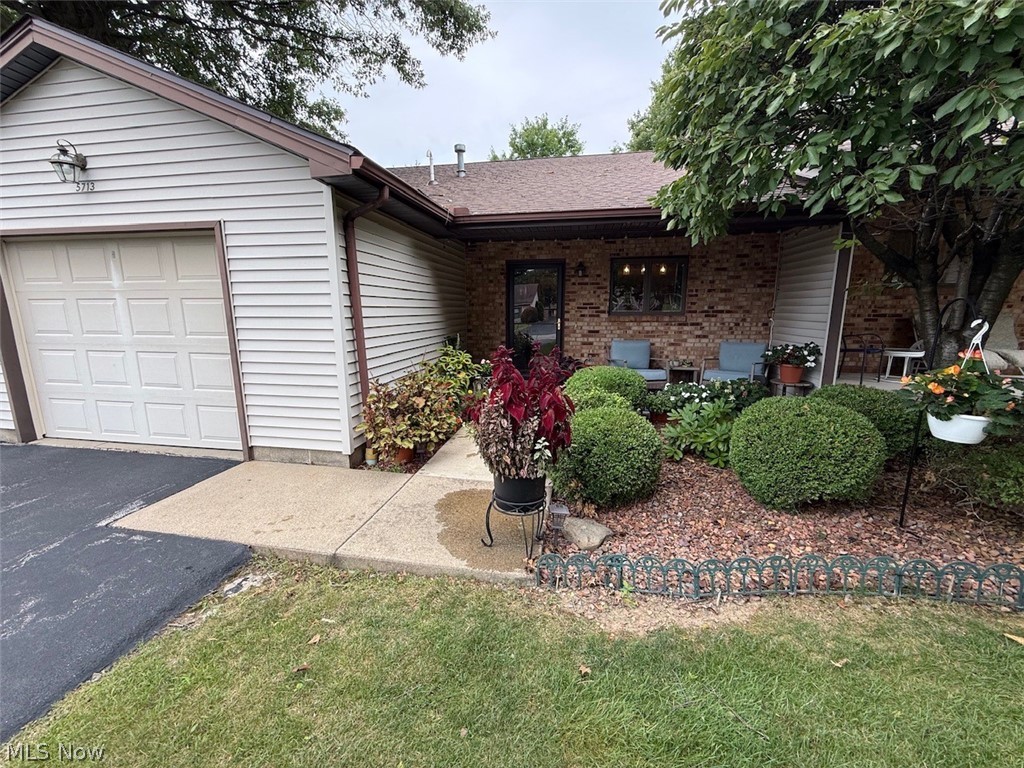 5713 Callaway Circle, Austintown, OH