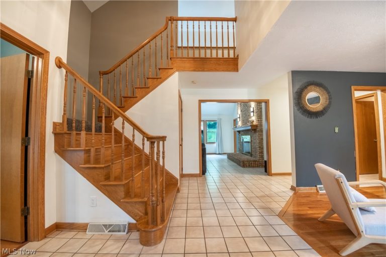 2885 Valley Road, Cuyahoga Falls, OH - Photo 2