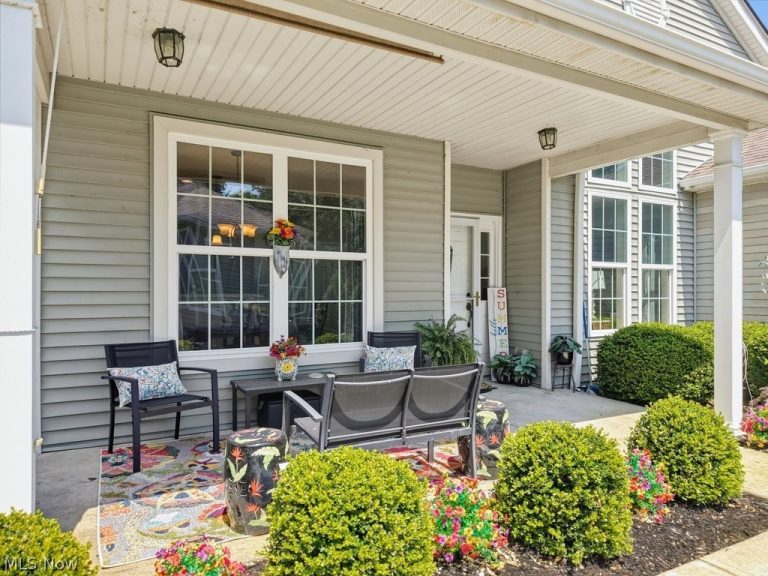 568 Hyannis Port Circle, Avon Lake, OH - Photo 2