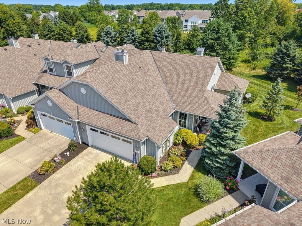 568 Hyannis Port Circle, Avon Lake, OH
