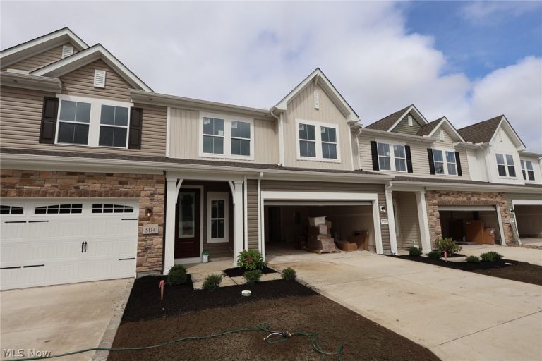 5112 Shepherds Glen, Willoughby, OH - Photo 3