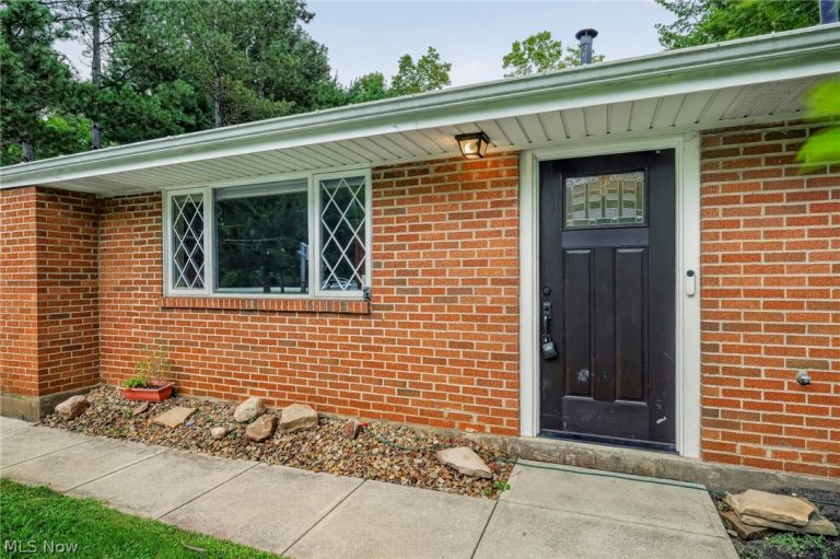 9265 Brookdale Lane, Macedonia, OH - Photo 5