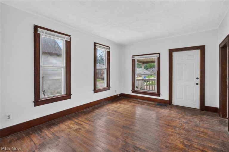 517 Brown Street, Akron, OH - Photo 8