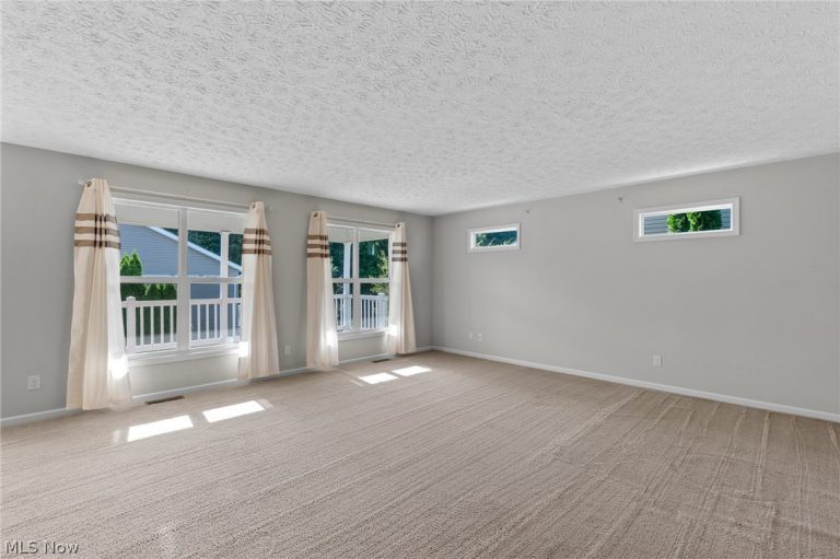 995 Flanders Drive, Wadsworth, OH - Photo 5